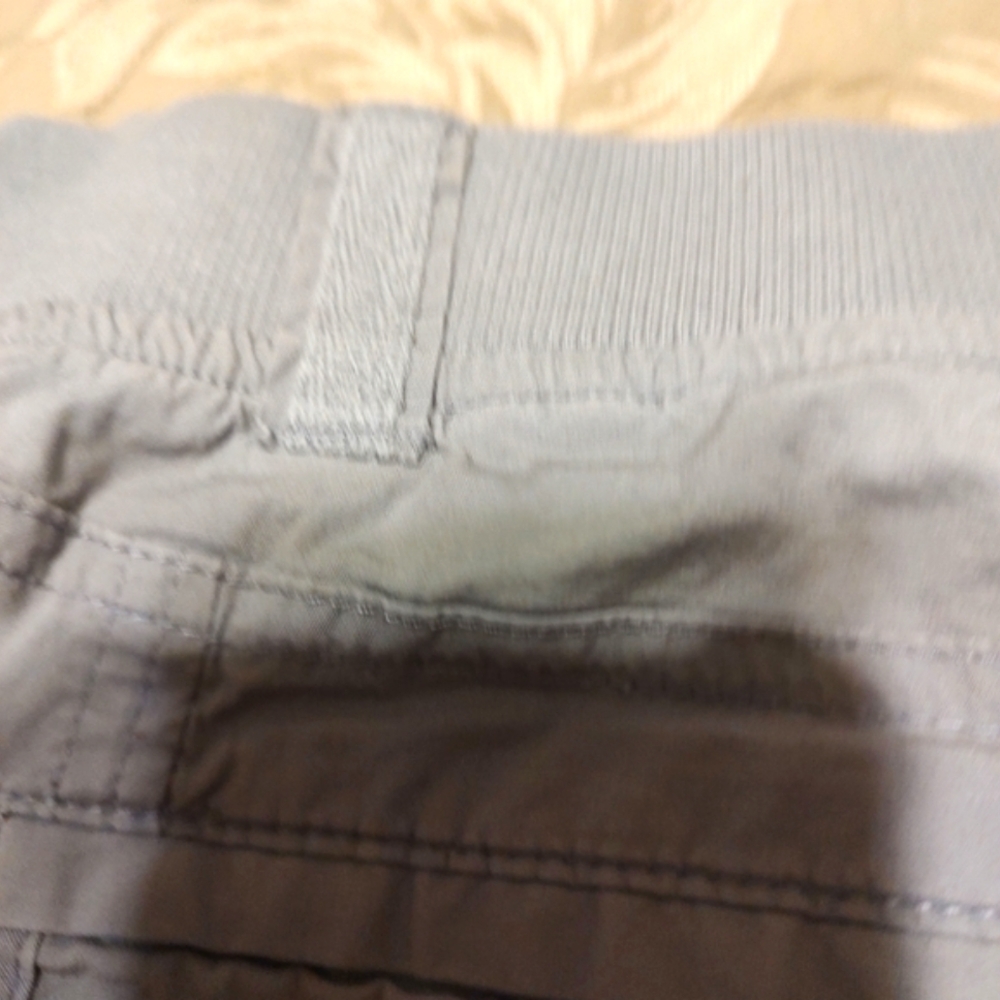 ▪️🩶▪️Marvelous Chico's Dove Grey Cargo Utility Capri Pants - 4 (0 Chico's Size) - Picture 5 of 16